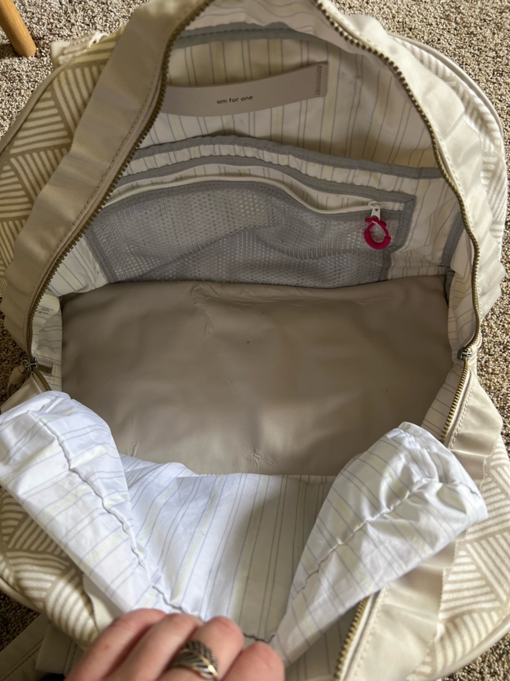 lululemon athletica Taupe and White Geometric Duffel - Picture 10 of 14
